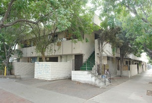 980 N Madison Ave in Los Angeles, CA - Building Photo