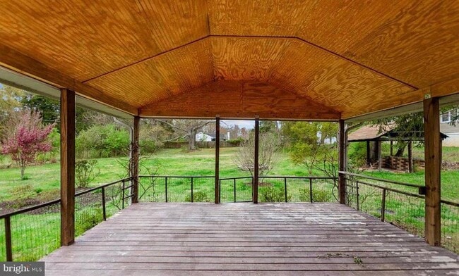 property at 7804 Old Carolina Rd