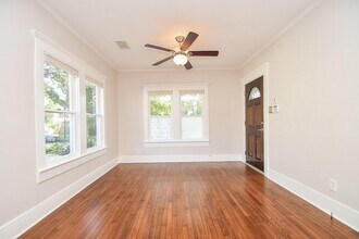 4625 Pineridge St in Houston, TX - Building Photo - Building Photo