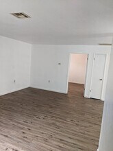 1320 Lakewood Ave in Modesto, CA - Building Photo - Building Photo