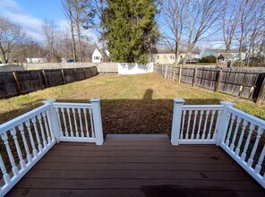 134 W Side Dr in Hamden, CT - Building Photo - Building Photo