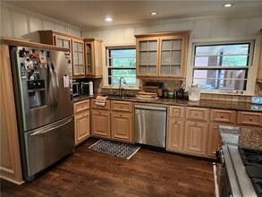 2364 Clairmont Rd in Atlanta, GA - Building Photo - Building Photo