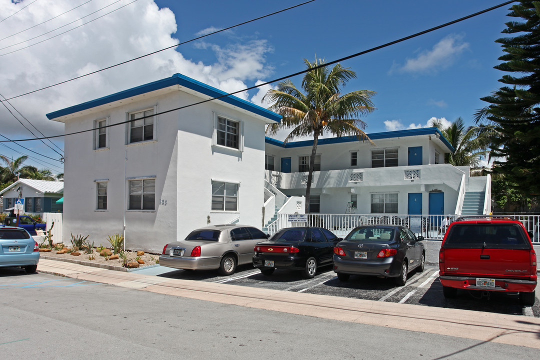 323 Monroe St in Hollywood, FL - Building Photo