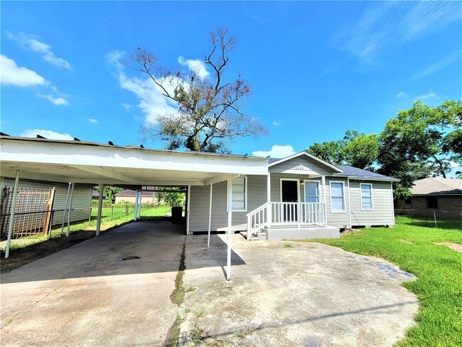 property at 10329 Wicklowe St