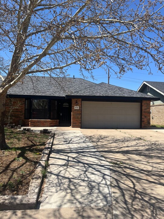 1712 Windsor Way in Clovis, NM - Building Photo