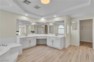3604 N Campbell Rd in Las Vegas, NV - Building Photo - Building Photo