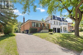 71 Centre Ave in Toronto, ON - Building Photo - Building Photo