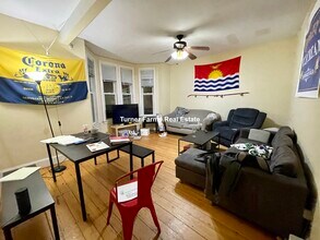 731 Parker St, Unit A in Boston, MA - Building Photo - Building Photo