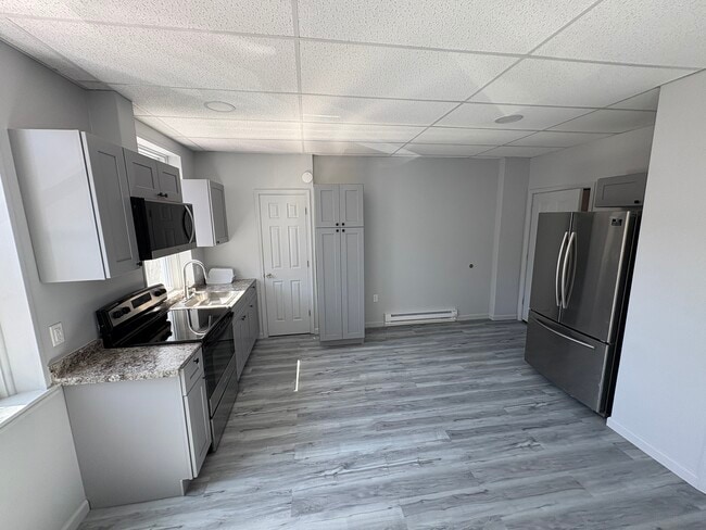 25 E 4th St, Unit apt#1 in Bethlehem, PA - Building Photo - Building Photo