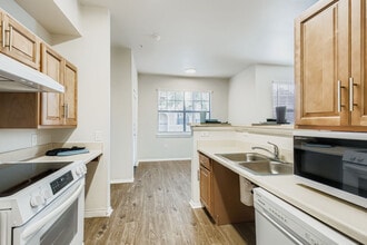 The Positano in Dallas, TX - Foto de edificio - Building Photo