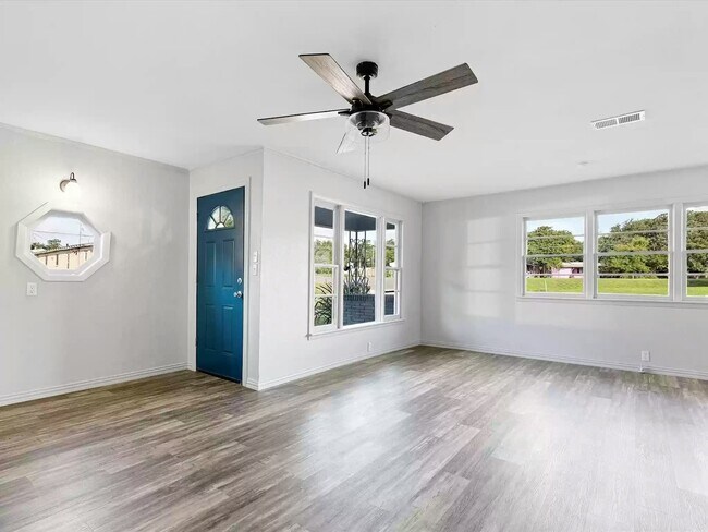 property at 513 Lasalle St