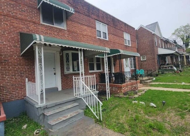 property at 2639 W Lafayette Ave