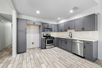 1003 Solano Dr in Austin, TX - Building Photo - Building Photo