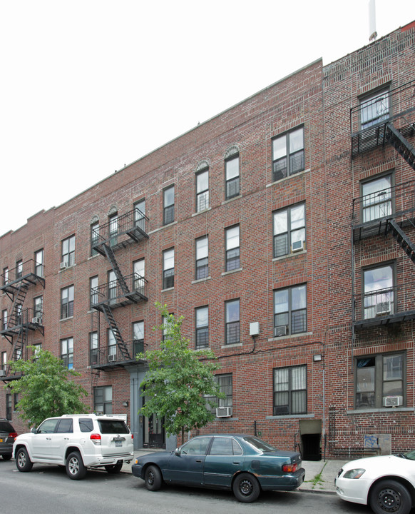 970 Belmont Ave in Brooklyn, NY - Building Photo