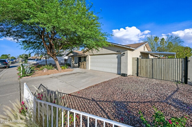 property at 5833 W John Cabot Rd