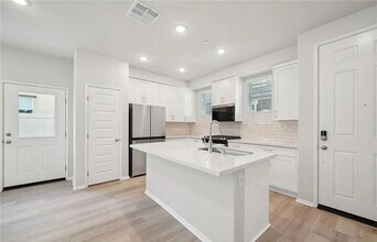 40411 Via Cava in Temecula, CA - Building Photo - Building Photo