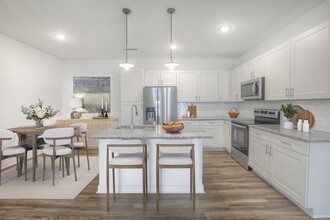 Farmhouse Apartments in Murfreesboro, TN - Foto de edificio - Building Photo