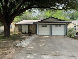 7316 Lake Charles Dr in Austin, TX - Building Photo
