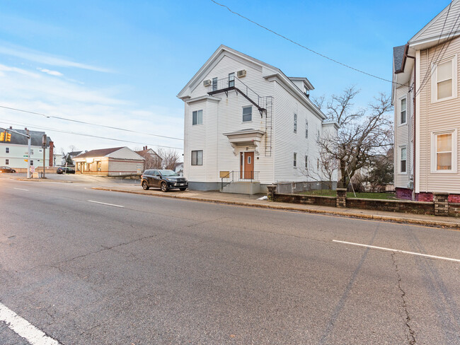 139 Prospect St in Pawtucket, RI - Building Photo - Building Photo