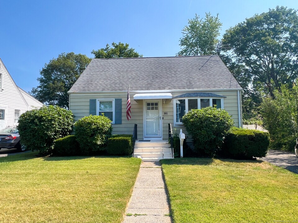 91 Bertrose Ave in Milford, CT - Foto de edificio