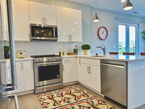 610 Rutherford Ave, Unit 501 in Boston, MA - Building Photo - Building Photo