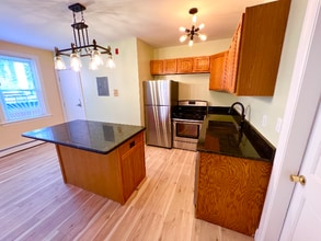 81-83 America St in Providence, RI - Foto de edificio - Building Photo