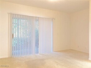 8073 Pacific Beach Dr in Ft. Myers, FL - Building Photo - Building Photo