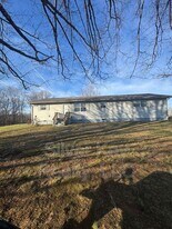 165 Co Rd 358 in Niota, TN - Building Photo
