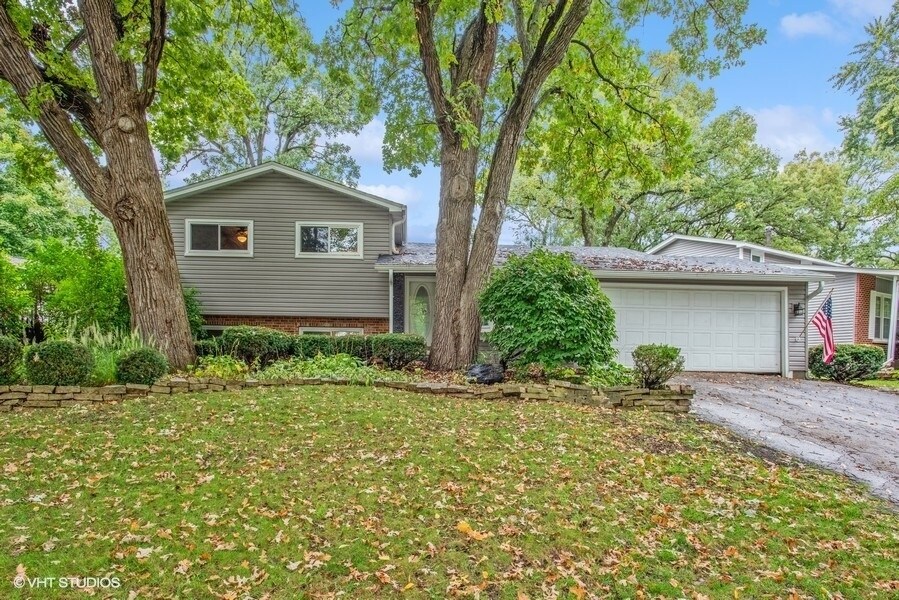 234 S Cedarcrest Dr in Schaumburg, IL - Building Photo