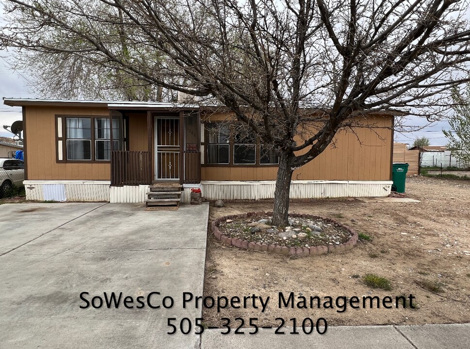 1209 S Butler Ave in Farmington, NM - Building Photo