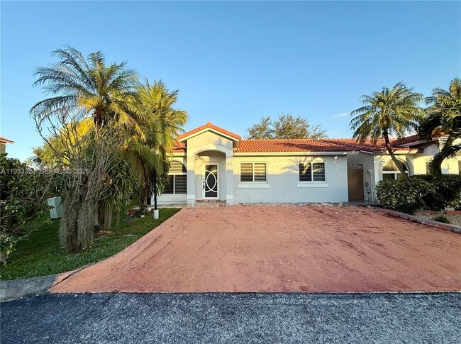 8265 NW 186th St in Hialeah, FL - Building Photo - Building Photo