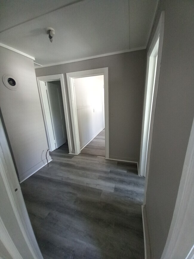2 Cates Ave, Unit 2-B in Thomasville, NC - Foto de edificio - Building Photo