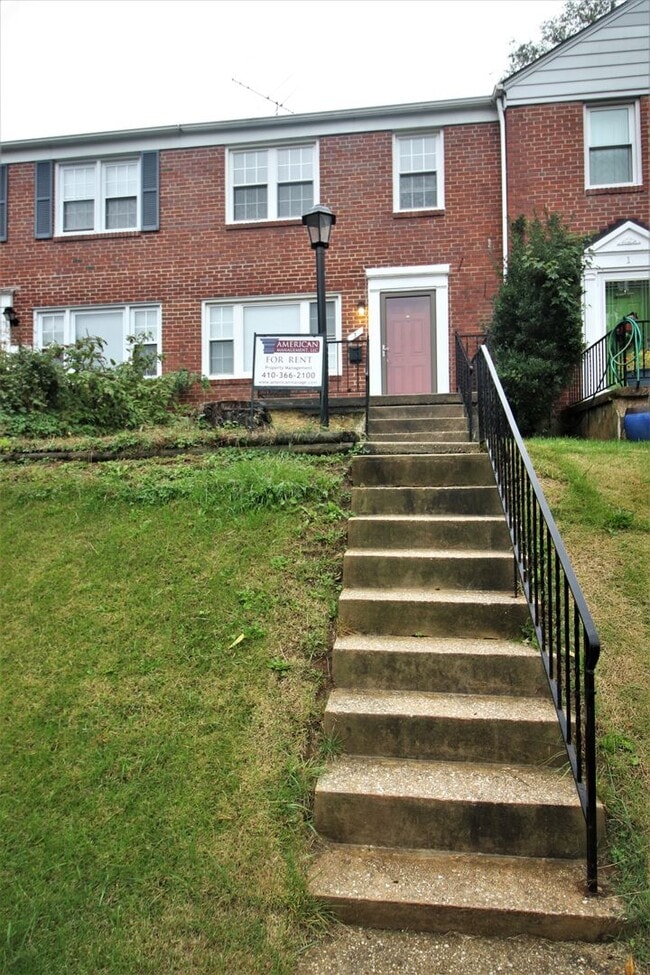 property at 3 Winthrop Ct