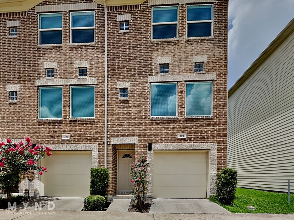 8705 Bryam St in Houston, TX - Building Photo