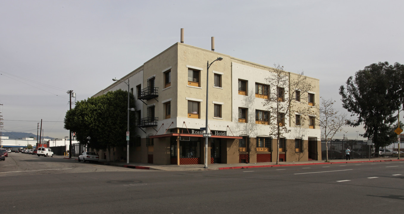 Rossmore Hotel in Los Angeles, CA - Foto de edificio