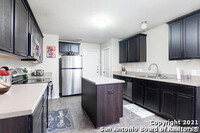 5427 Sunlit Brk in San Antonio, TX - Building Photo - Building Photo