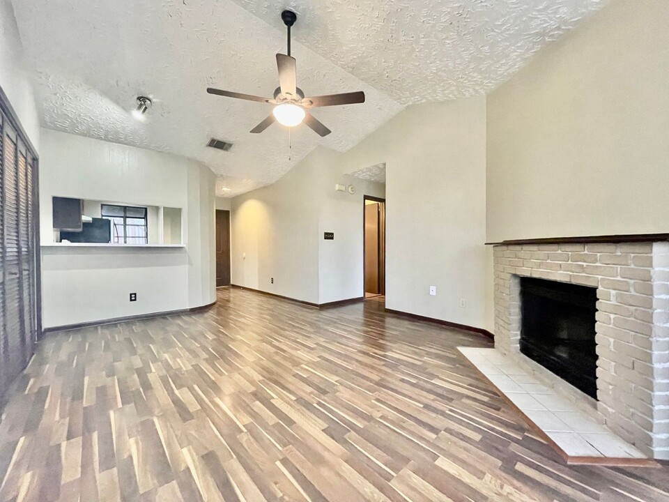 430 Lindsey St in San Marcos, TX - Building Photo