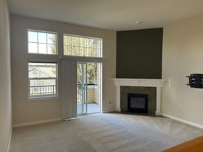 1947 NE Killian Ln in Issaquah, WA - Building Photo - Building Photo