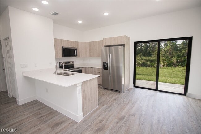 1150 Darling St E in Lehigh Acres, FL - Building Photo - Building Photo