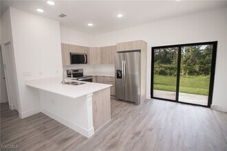 1150 Darling St E in Lehigh Acres, FL - Building Photo - Building Photo