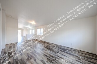 6437 W Saddlehorn Rd in Phoenix, AZ - Building Photo - Building Photo