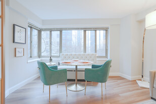 1350 North Lake Shore Drive in Chicago, IL - Building Photo - Interior Photo