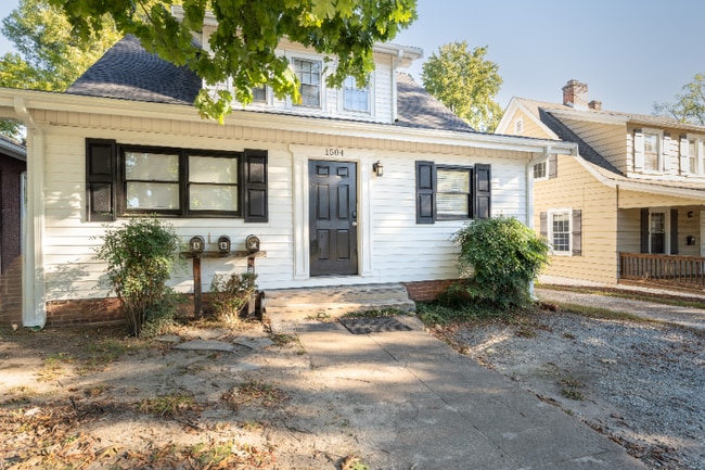 1504 W Friendly Ave