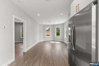 59 Locust Ave in Wallington, NJ - Building Photo - Building Photo