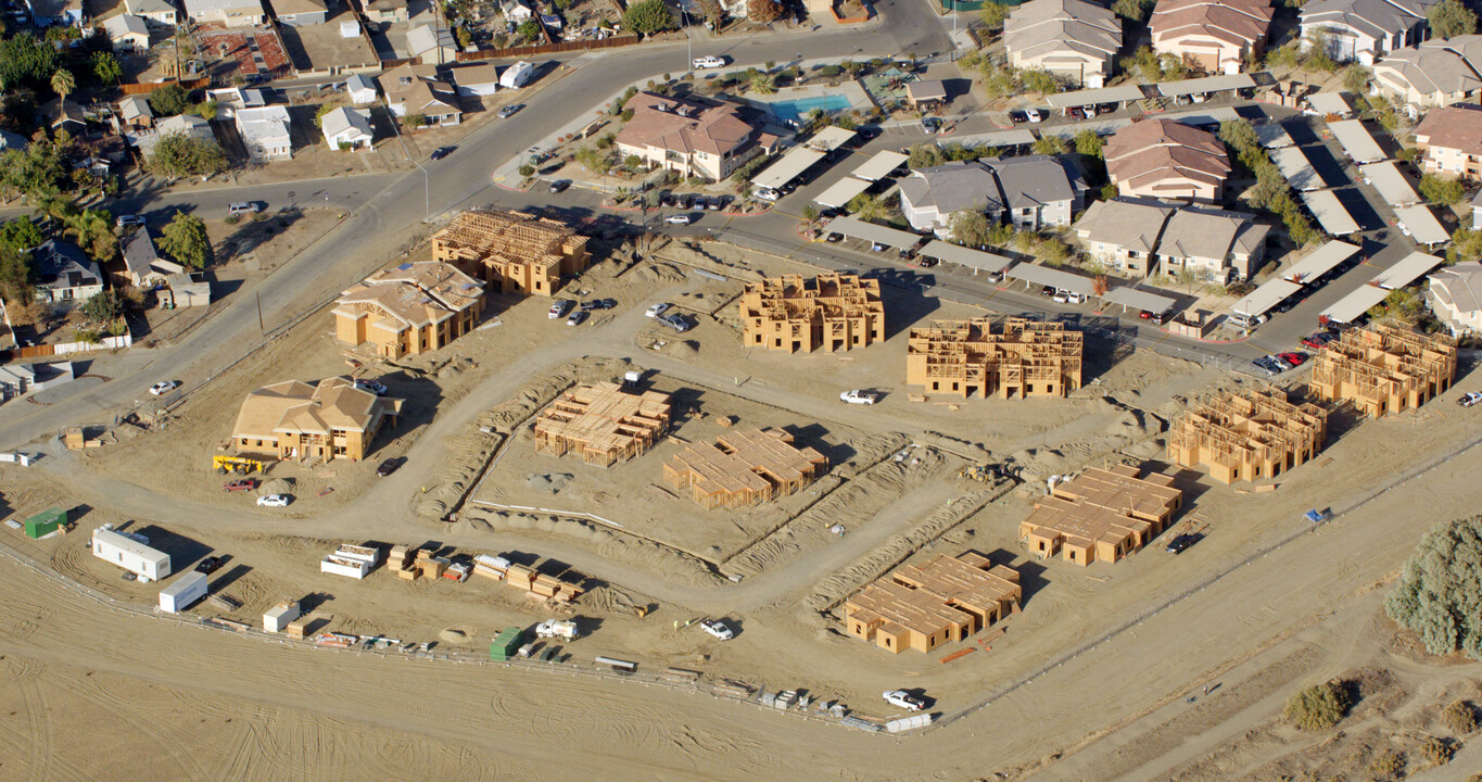 Warthan Place Apartment Phase 2 in Coalinga, CA - Building Photo