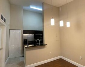 2850 N Oakland Forest Dr in Fort Lauderdale, FL - Building Photo - Building Photo