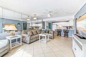 667 Nautilus Ct in Fort Walton Beach, FL - Building Photo - Building Photo