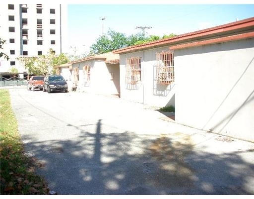 2184 NW 38th St in Miami, FL - Building Photo - Building Photo