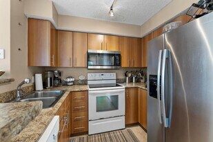1365 Crystal Way, Unit H in Delray Beach, FL - Building Photo