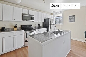Room in Shared 2 bed/2 bath home in Washington, DC - Building Photo - Building Photo